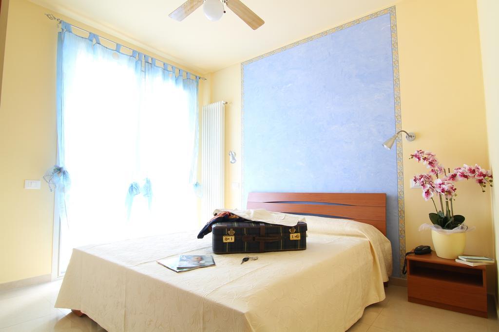 Residence Blu Marine Rimini Kamer foto